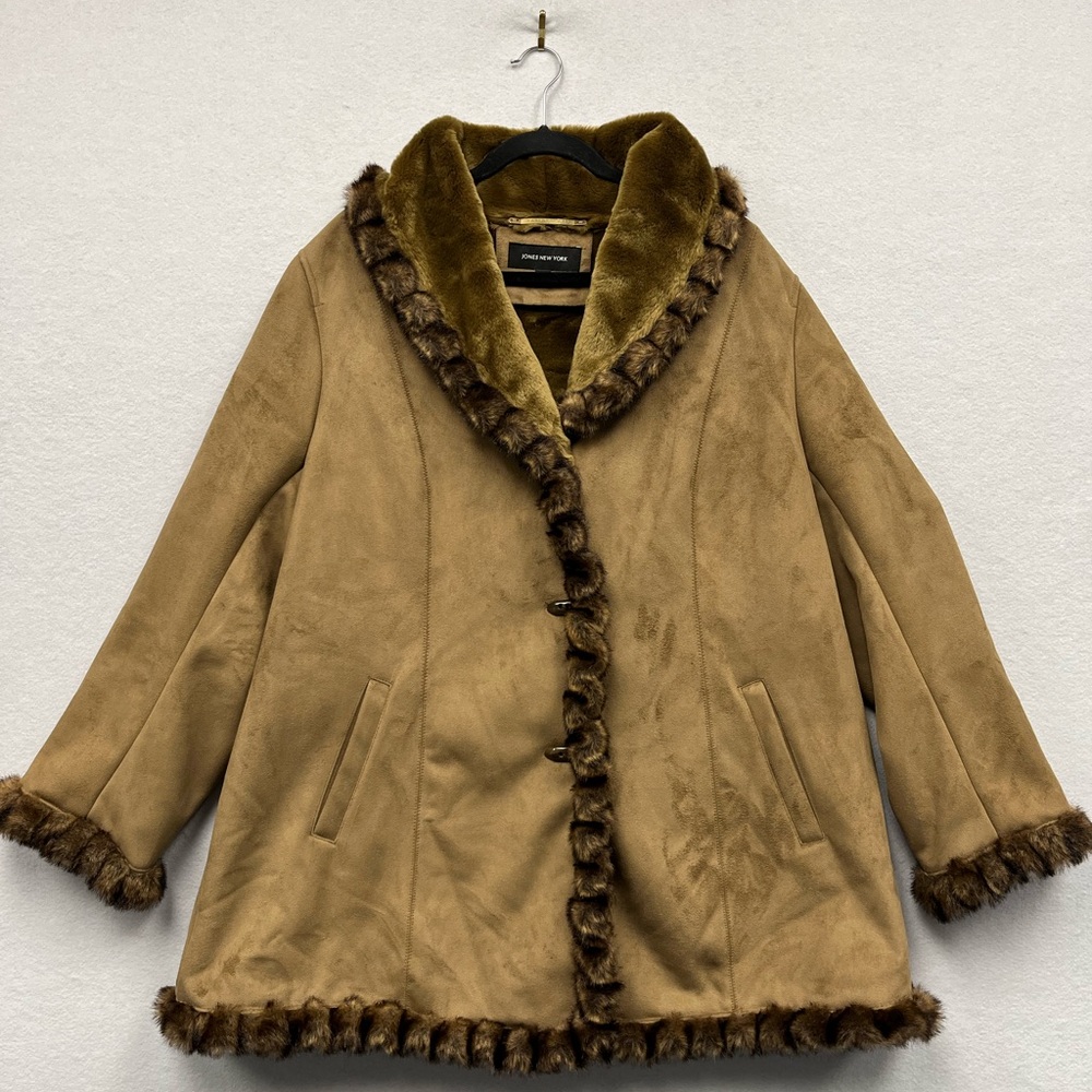 Jones New York Tan Teddy Jacket with Brown Fur Trim